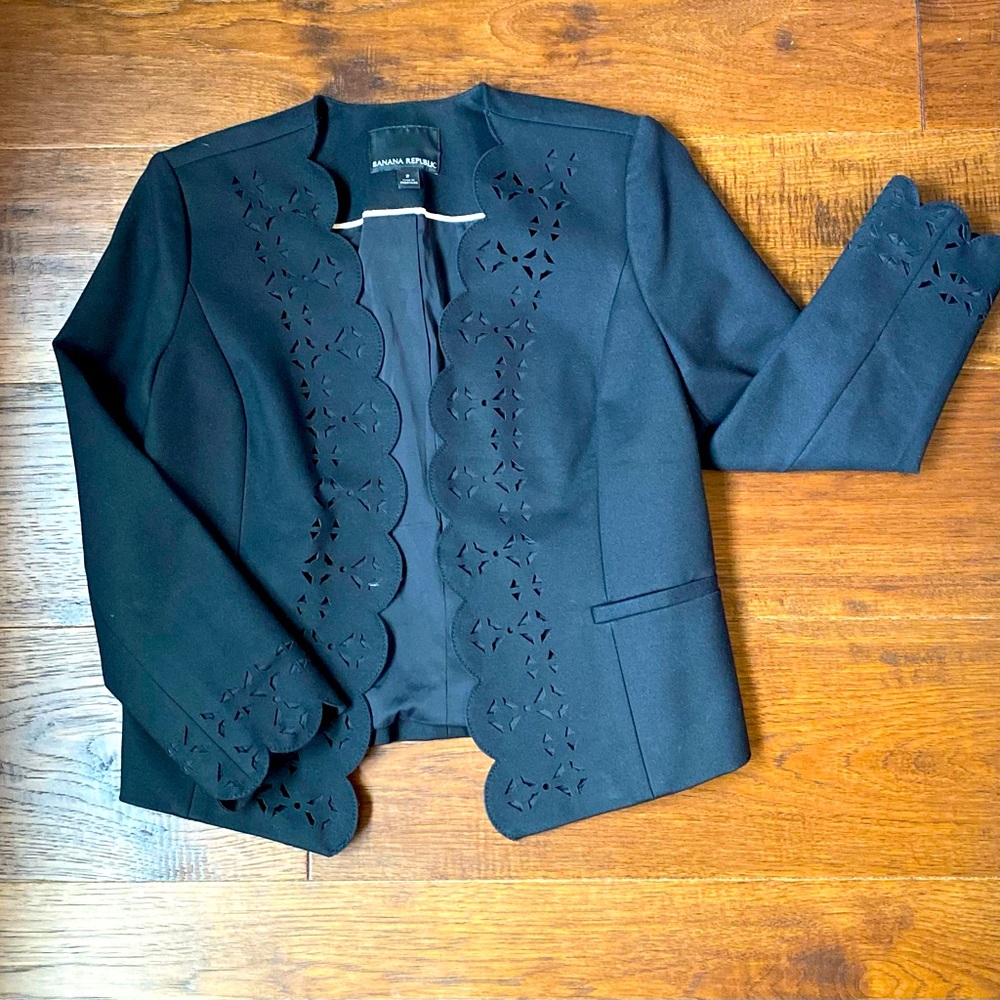 Banana Republic. Open-front Blazer. Size 2. Black.